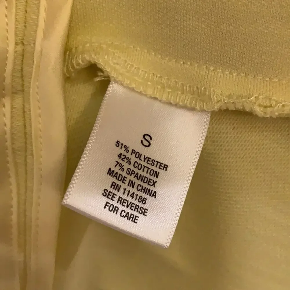 Yellow jacket‎